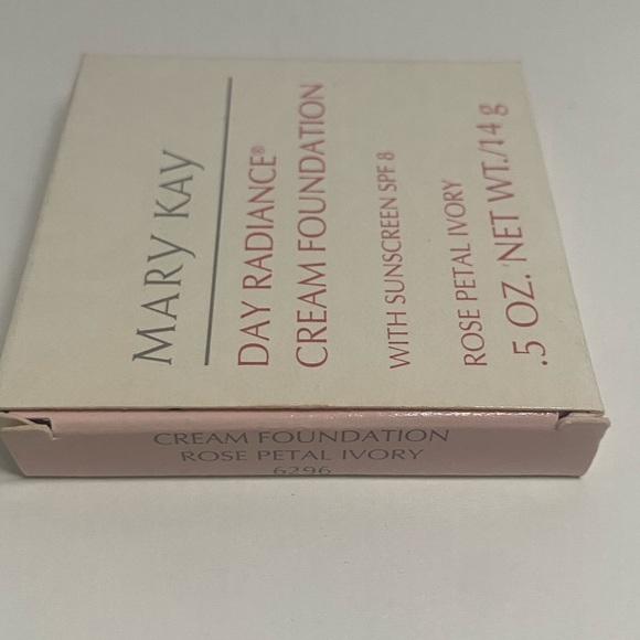 Mary Kay Day Radiance Cream Rose Petal Ivory